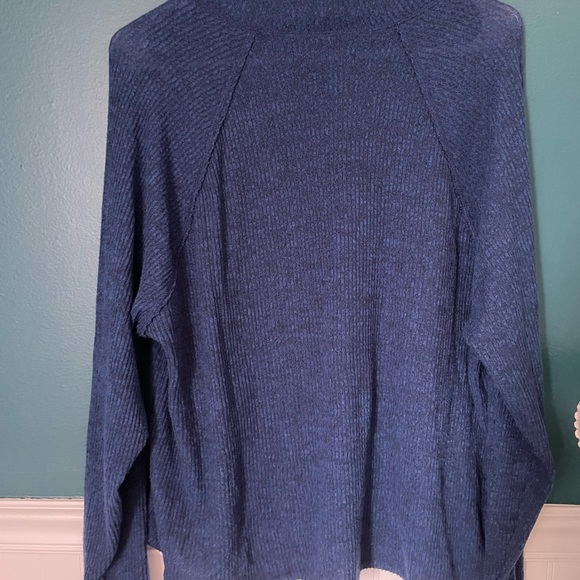 Abercrombie Navy blue long sleeve!! Super comfy and so cute! - Picture 3 of 3